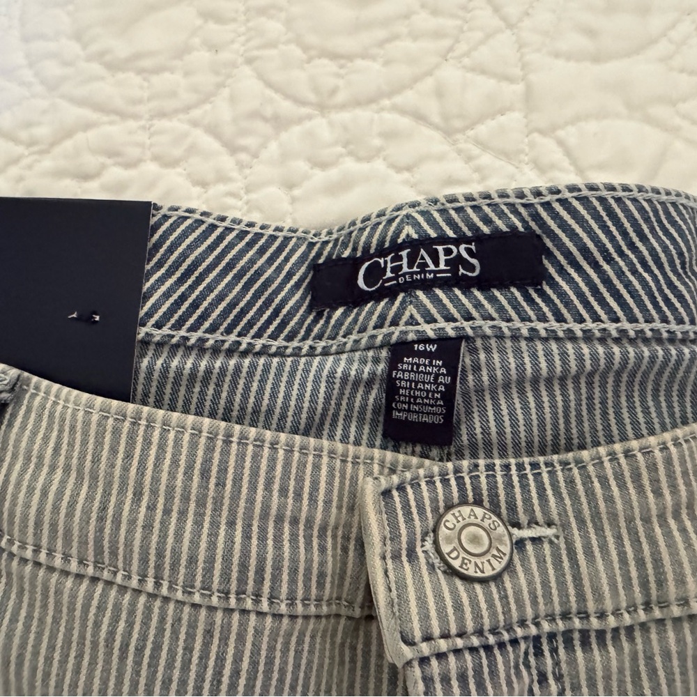 Chaps Light Blue Striped Capri Jeans - Picture 3 of 6